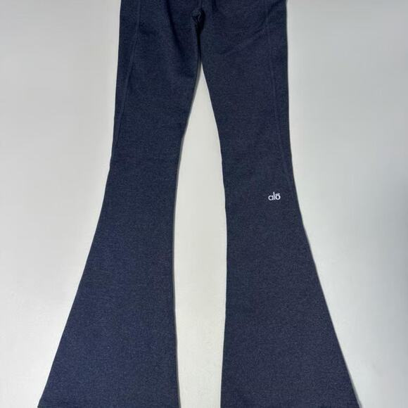 Alo Yoga Flare Leggings - Picture 6 of 7